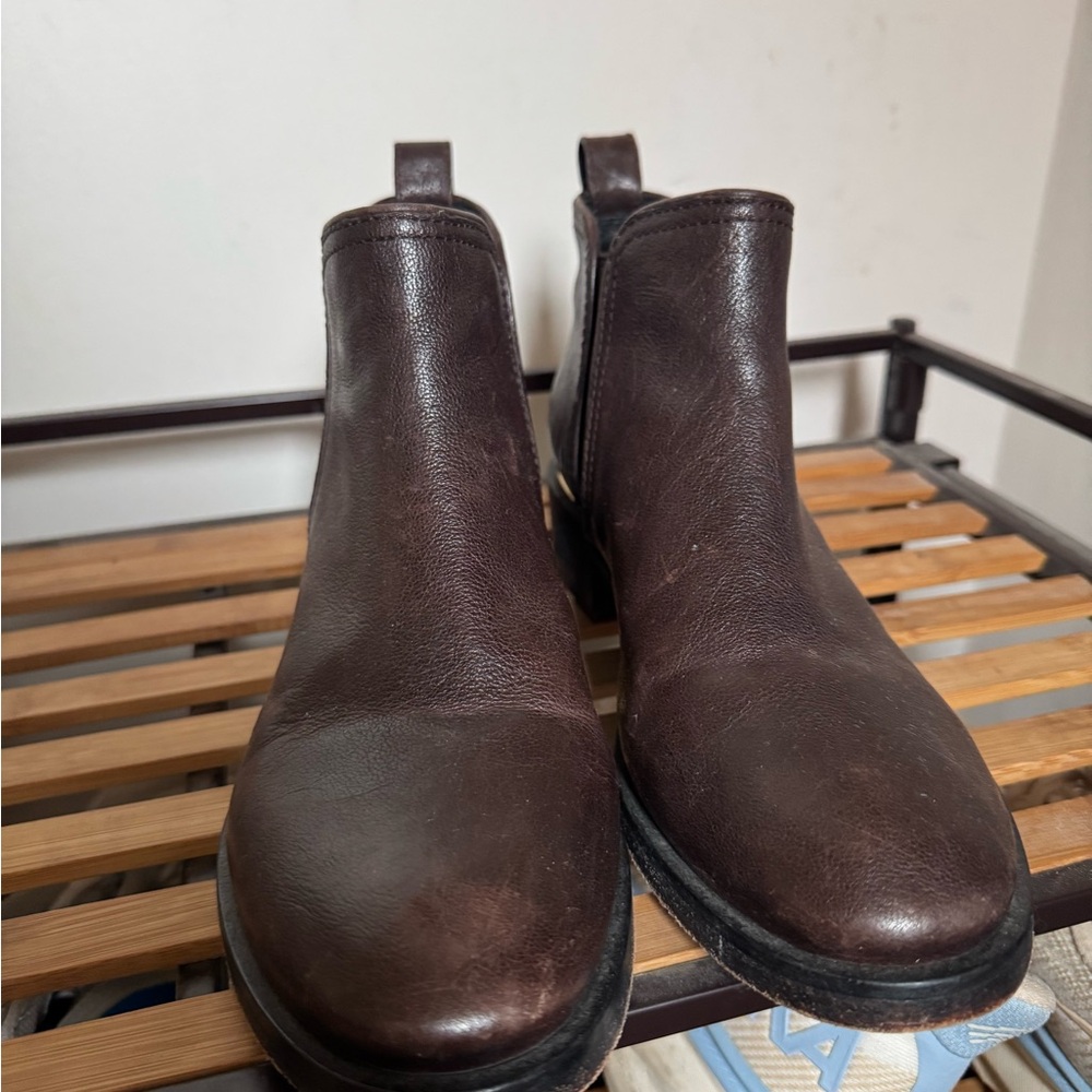 Tori Burch Elegant Dark Brown Leather Ankle Boots - Picture 4 of 5